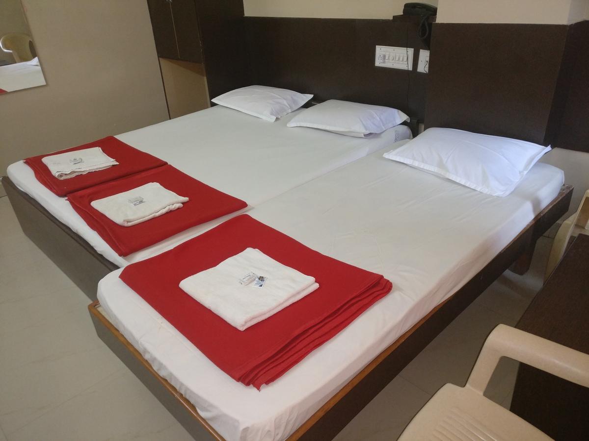 希莫加 Subhadra Comforts酒店 外观 照片